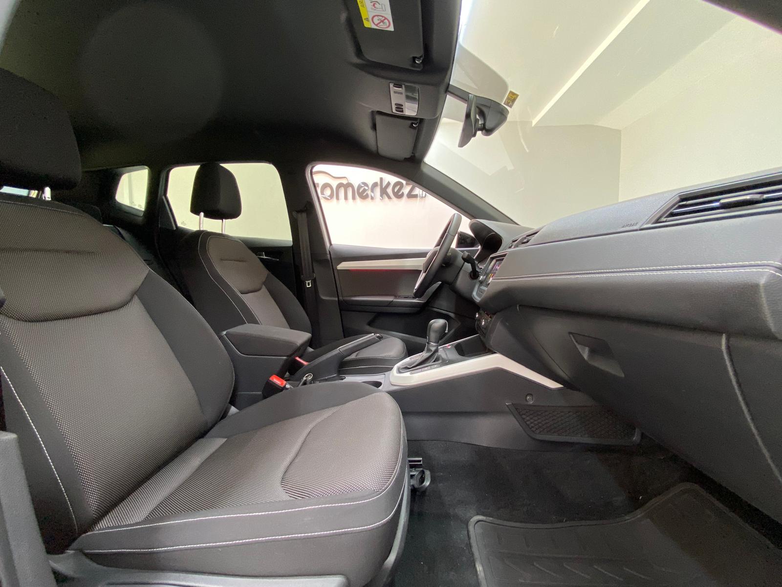 SEAT ARONA 18
